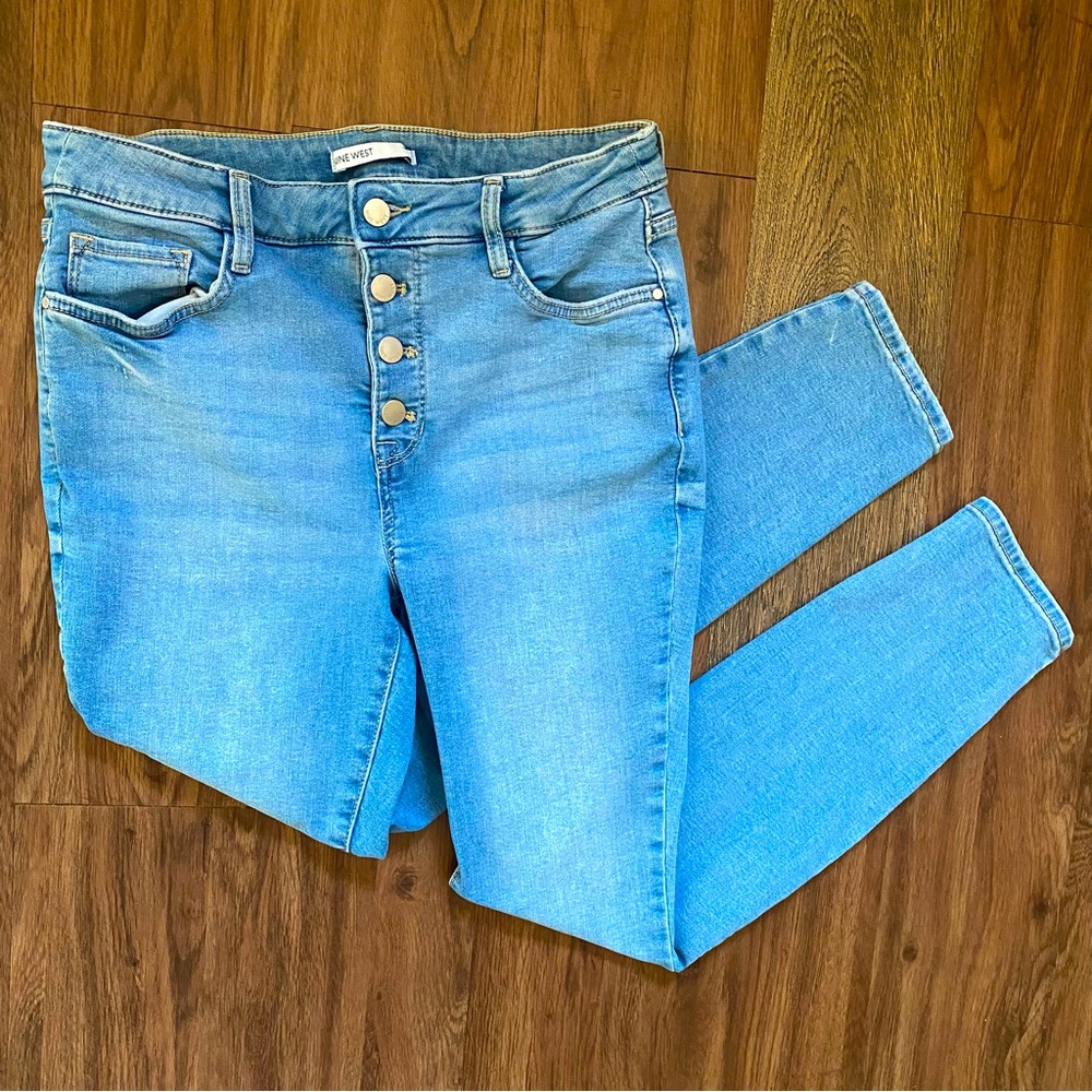 Women's Light Blue Jeans